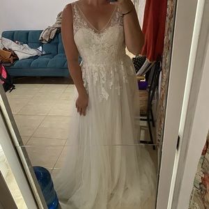 Willow by Mali ; Size 12 -fits true to size